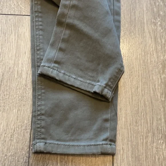 Woman’s Ultra Slim Stretch Soft Denim Jean - Picture 6 of 6